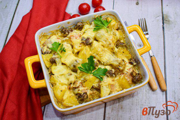 фото рецепта: Курица с картошкой и шампиньонами в духовке