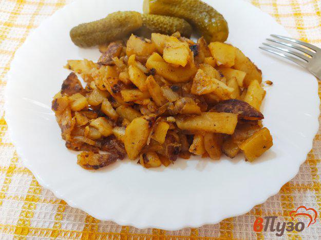 фото рецепта: Жареный картофель с луком чесноком и паприкой