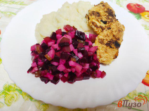 фото рецепта: Овощной салат с маринованными огурцами