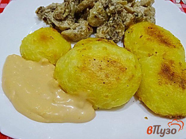 фото рецепта: Картофель запеченный с острым соусом