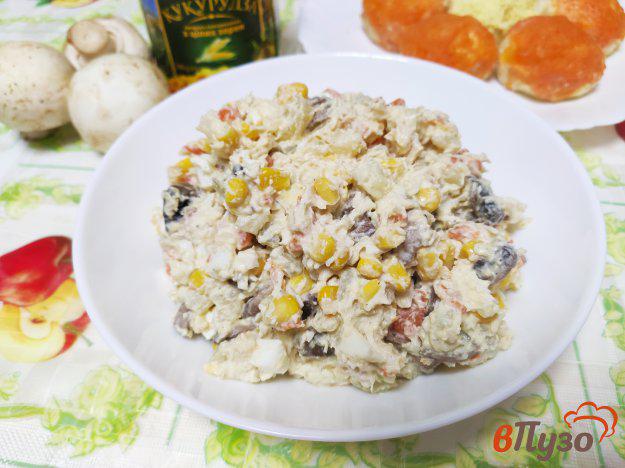 фото рецепта: Салат с шампиньонами и куриным филе