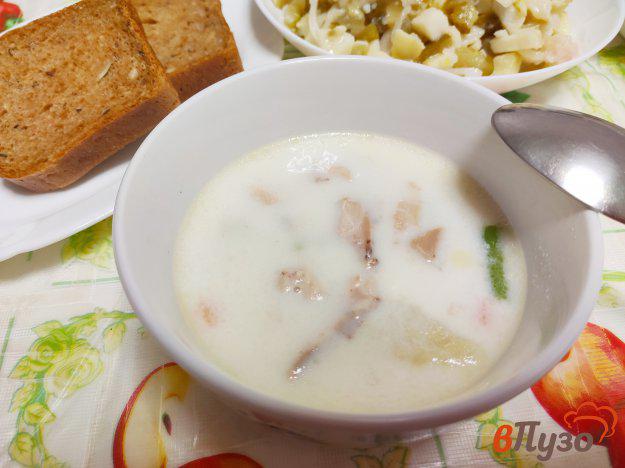 фото рецепта: Сырный суп с курицей и замороженной овощной смесью