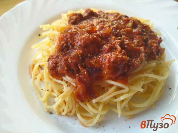 фото рецепта: Спагетти с мясным соусом из говяжьей тушёнки