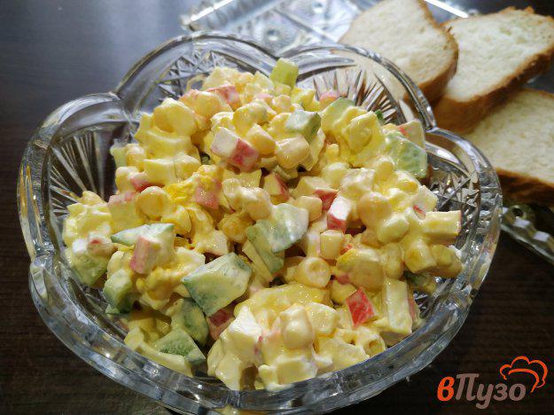 фото рецепта: Крабовый салат с картофелем и свежим огурцом