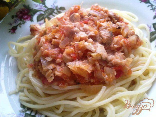 фото рецепта: Спагетти с соусом из  горбуши