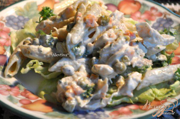 фото рецепта: Куриный салат с пастой