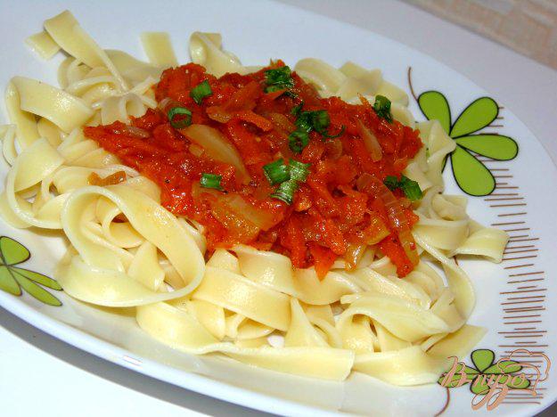 фото рецепта: Паста феттучини с томатным соусом