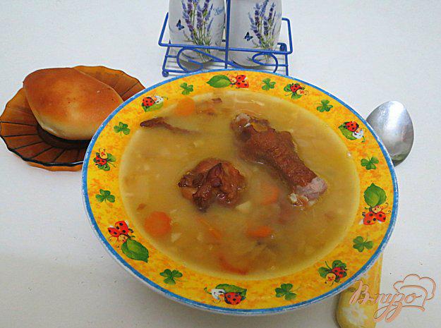 фото рецепта: Гороховый суп с копчёными крылышками