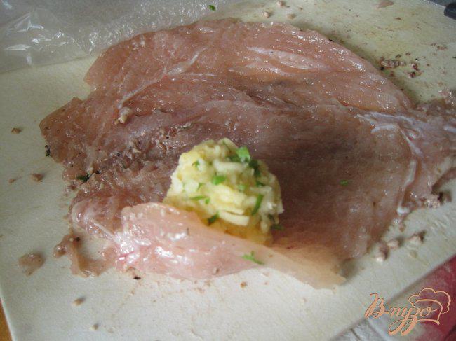 Фото приготовление рецепта: Котлеты из куриного филе с сыром шаг №3