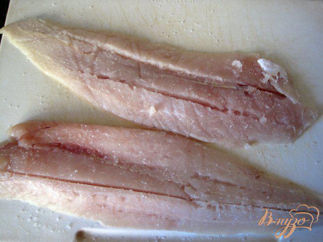 Фото приготовление рецепта: Рыбные рулеты шаг №1
