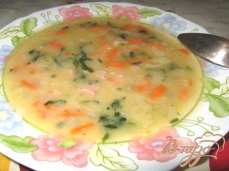 Фото приготовление рецепта: Гороховый суп со шпинатом и бужениной шаг №6