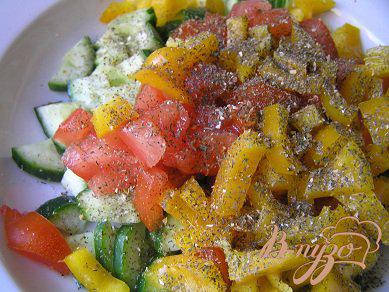 Фото приготовление рецепта: Овощной салат с каперсами шаг №2