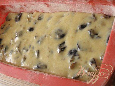 Фото приготовление рецепта: Кексы с черносливом и миндальной мукой от Ги Жедда шаг №6