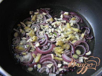 Фото приготовление рецепта: Зеленое рагу с имбирем и морковью шаг №1
