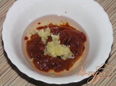 Фото приготовление рецепта: Запеченный толстолобик, под томатным соусом, с ароматным картофелем шаг №1