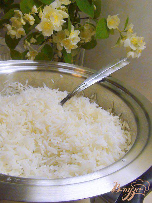 Фото приготовление рецепта: Креветки и рис, приготовленные на пару с жасминовым соусом. шаг №3