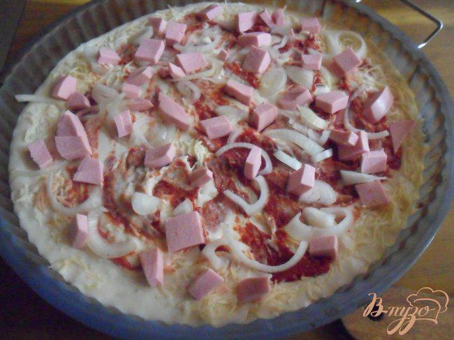 Фото приготовление рецепта: Домашняя пицца шаг №7