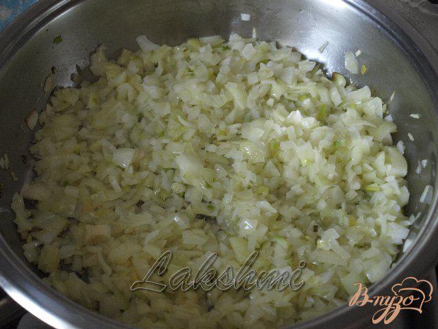 Фото приготовление рецепта: Постный луковый суп шаг №2