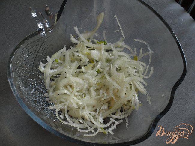 Фото приготовление рецепта: Сытный салат с перловкой и помидорами шаг №1