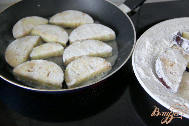 Фото приготовление рецепта: Тёплый салат с баклажанами шаг №1