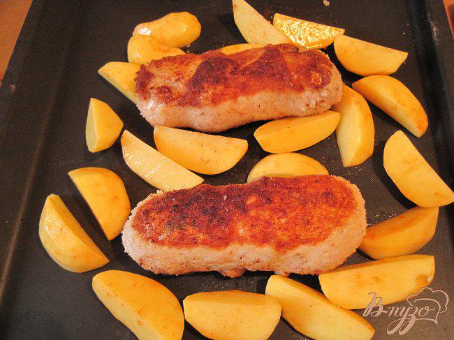 Фото приготовление рецепта: Котлеты из куриного филе с сыром. шаг №8