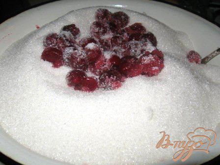 Фото приготовление рецепта: Варенье вишневое без косточек шаг №3
