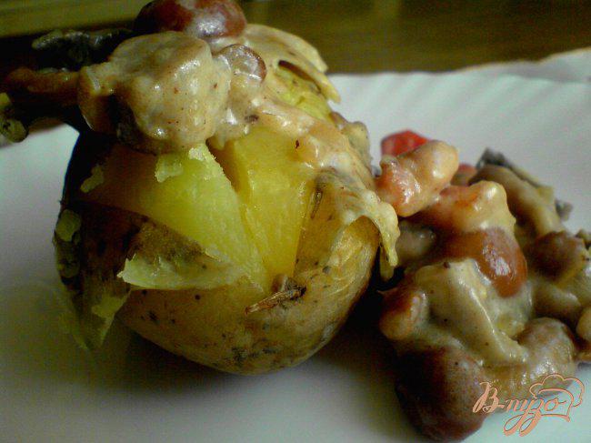 Фото приготовление рецепта: Запечённый картофель с грибным рагу шаг №10
