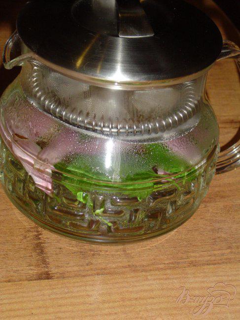 Фото приготовление рецепта: Чай мятный с цветами эхинацеи шаг №3