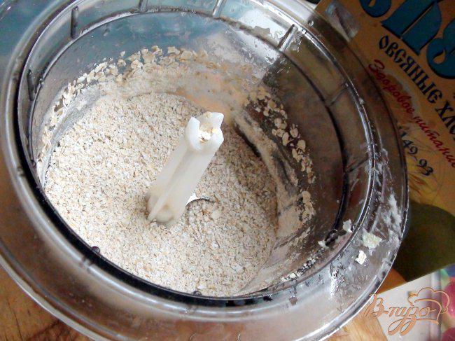 Фото приготовление рецепта: Сочные рыбные котлеты на йогурте с геркулесом. шаг №2
