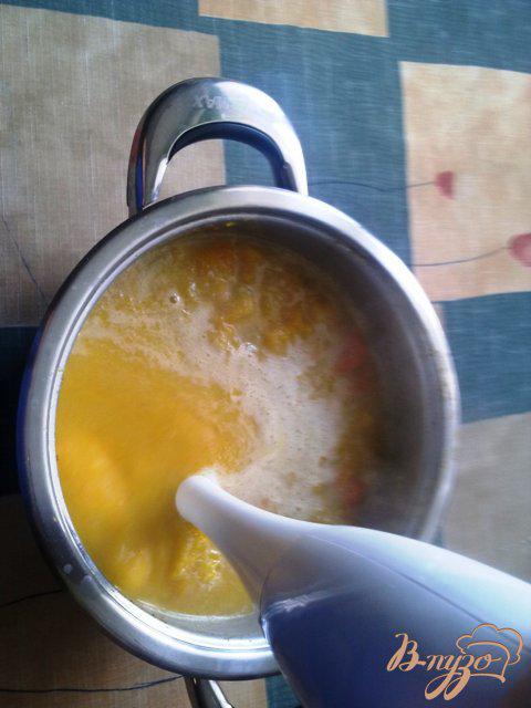 Фото приготовление рецепта: Суп-пюре из тыквы шаг №5