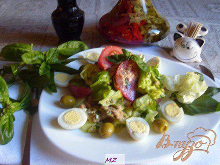 Фото приготовление рецепта: Салат с тунцом шаг №6