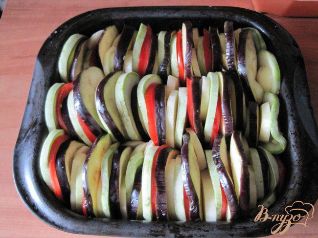 Фото приготовление рецепта: Баклажаны запеченные с овощами шаг №3