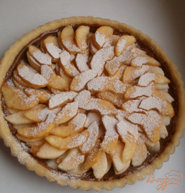 Фото приготовление рецепта: Яблочный пирог с вареным сгущенным молоком шаг №4