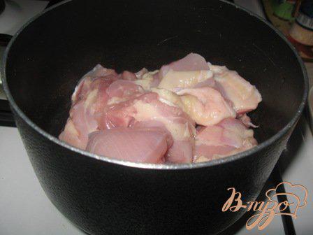Фото приготовление рецепта: Тушеная капуста с мясом без томата. шаг №3