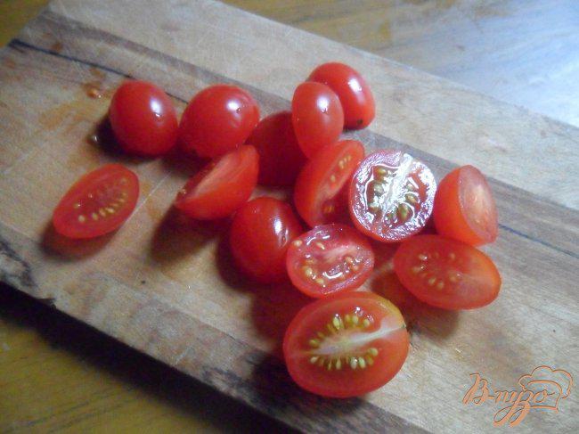 Фото приготовление рецепта: Фузилли с томатами в сырном соусе шаг №3