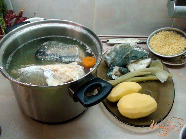 Фото приготовление рецепта: Суп рыбный. шаг №3