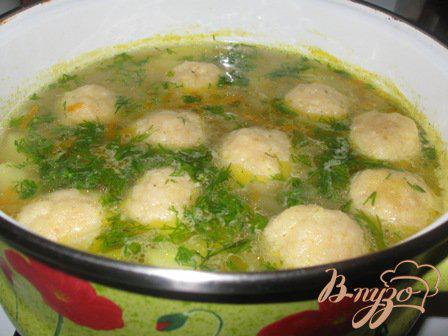 Фото приготовление рецепта: Суп с сырными  шариками шаг №6