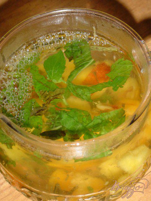 Фото приготовление рецепта: «Чай с абрикосом,нектарином и мятой.» шаг №2