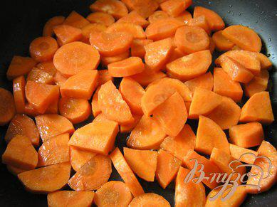 Фото приготовление рецепта: Суп-пюре из чечевицы с морковью шаг №2