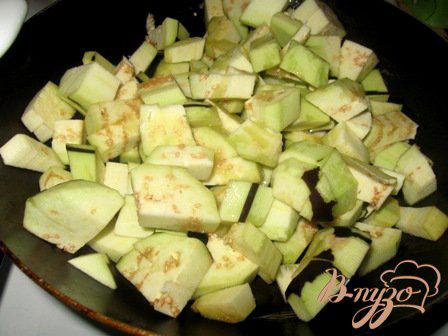Фото приготовление рецепта: Салат с баклажанами и зеленым горошком «Ирина» шаг №1