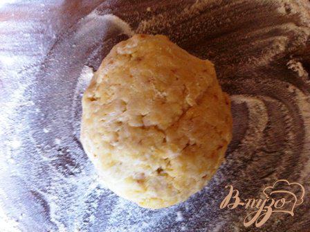Фото приготовление рецепта: Печенье пряное с сыром шаг №3