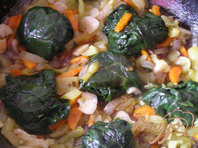 Фото приготовление рецепта: Шпинат с овощами в соусе терияки шаг №4