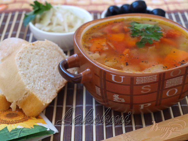 Фото приготовление рецепта: Фассолада - греческий фасолевый суп шаг №4
