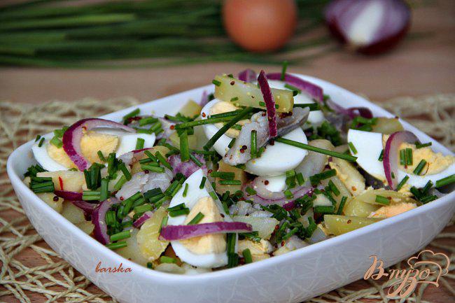 Фото приготовление рецепта: Салат из картофеля, сельди  и яблока шаг №4