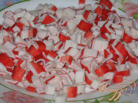 Фото приготовление рецепта: Салат с крабовым мясом и куриной грудкой «Коралл» шаг №1