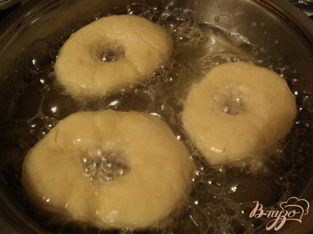 Фото приготовление рецепта: Донатс ( Donuts ) – американские пончики шаг №5