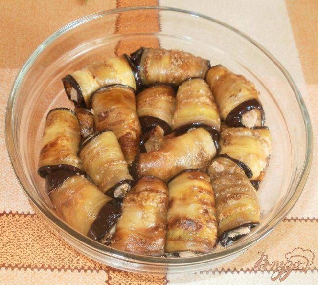 Фото приготовление рецепта: Жареные баклажаны с ореховой начинкой шаг №4