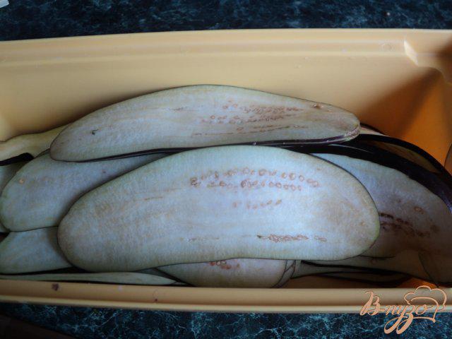 Фото приготовление рецепта: Рулетики из баклажан с мясом. шаг №1