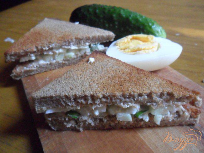 Фото приготовление рецепта: Сэндвич с яичным салатом шаг №6
