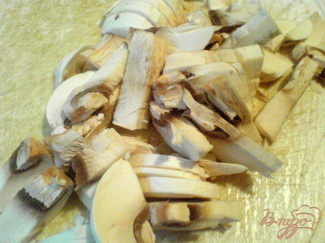 Фото приготовление рецепта: Картофельные ватрушки с грибами шаг №5